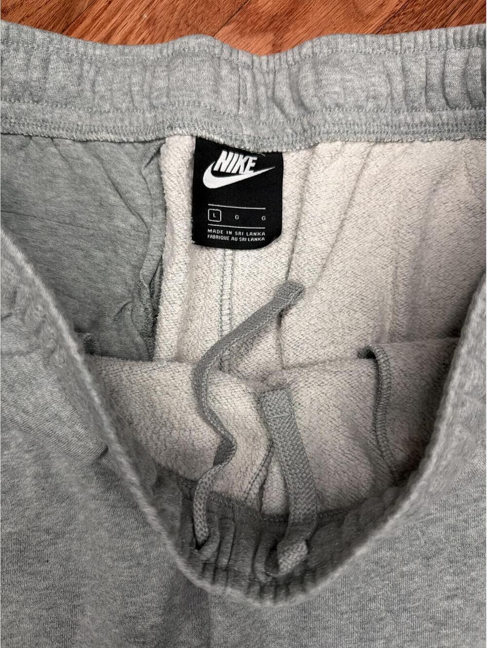 Large - Men - Nike Gray Sweatpants Joggers - Picture 3 of 8